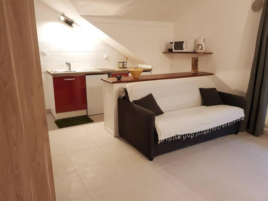 Superbe studio avec varangue à 150 m de la plage à la saline les bains Exterior foto
